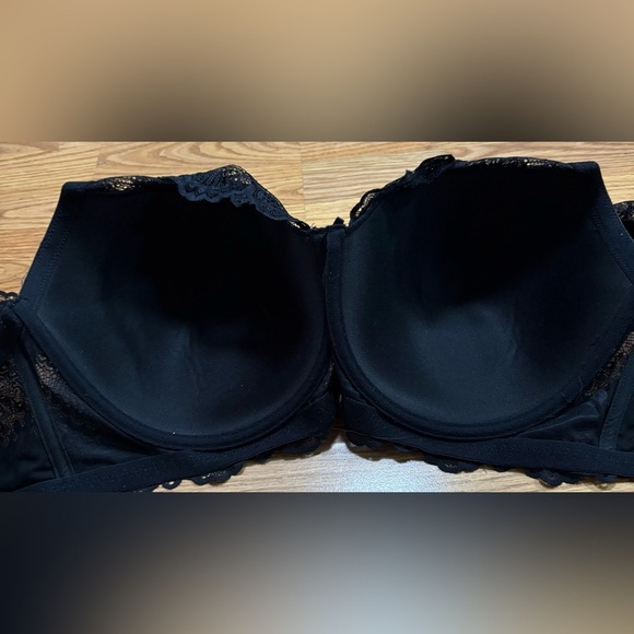 Elegant Black Lace Bralette - Picture 4 of 4